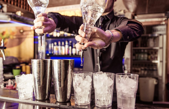 Mobile Bar Service Trends: Elevating Events with Style